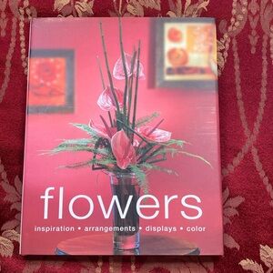 Book - Flowers: Inspiration, Arrangements, Displays, and Color by Mandy Edwards